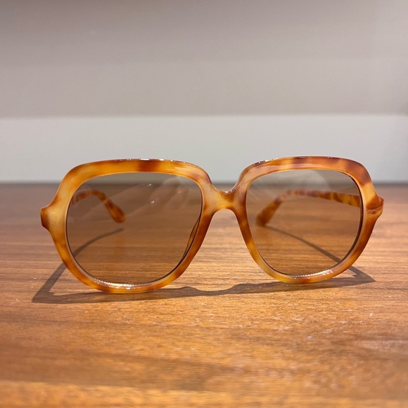 Sunglasses, cheap and fun! - Picture 3 of 3